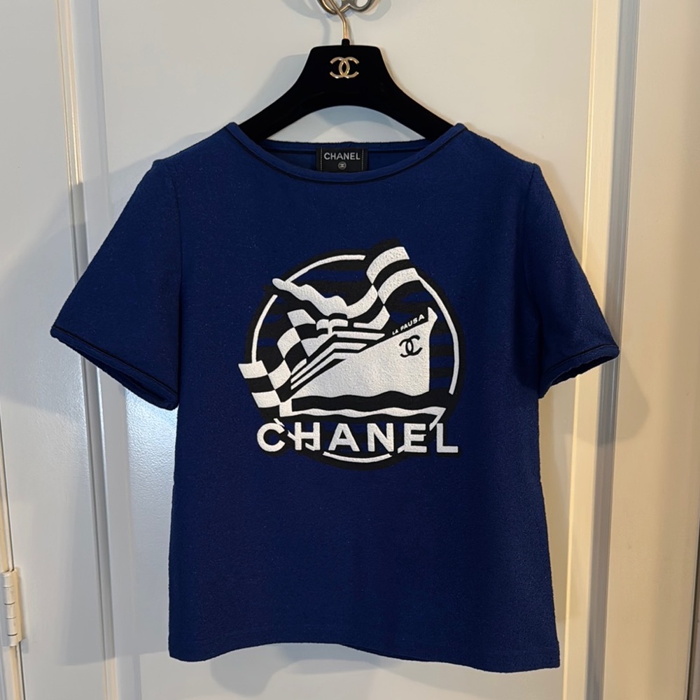 Pre-owned Authentic Chanel Cruise 2019 t-shirt size 36